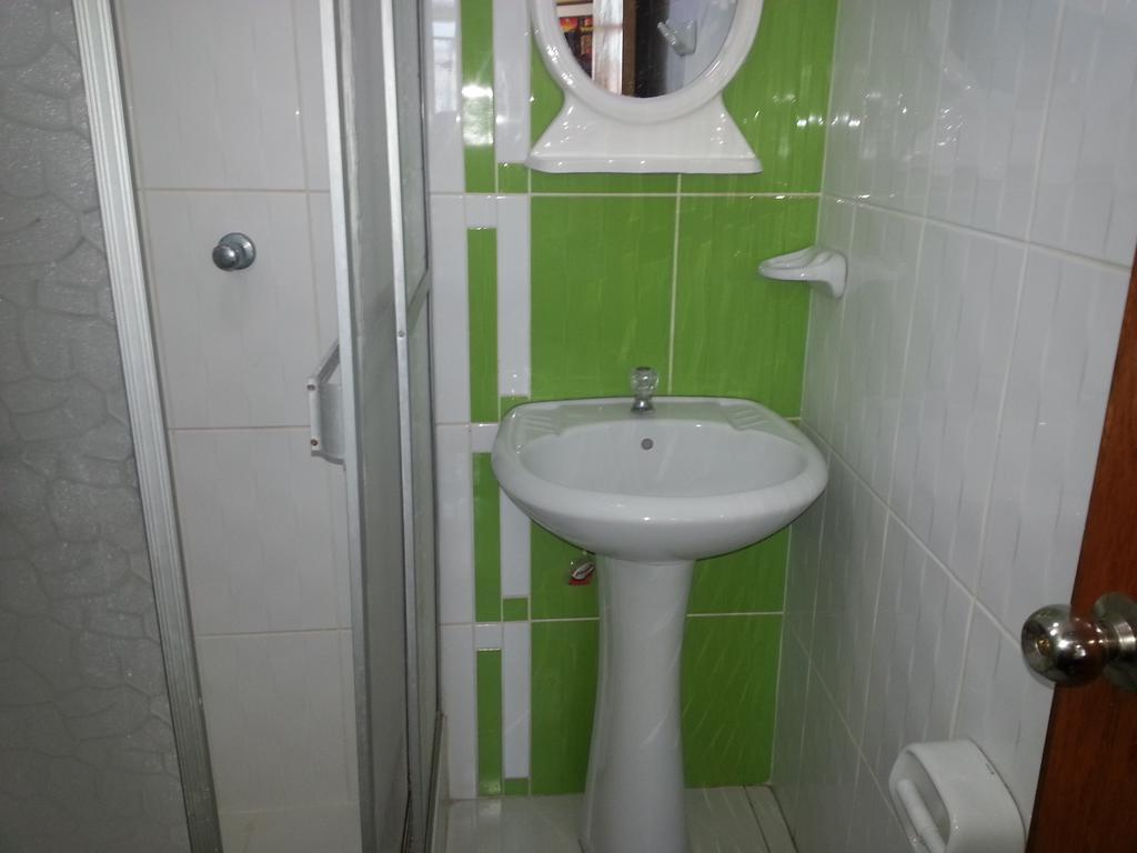 Hostal Puerto Ingles Ило Экстерьер фото
